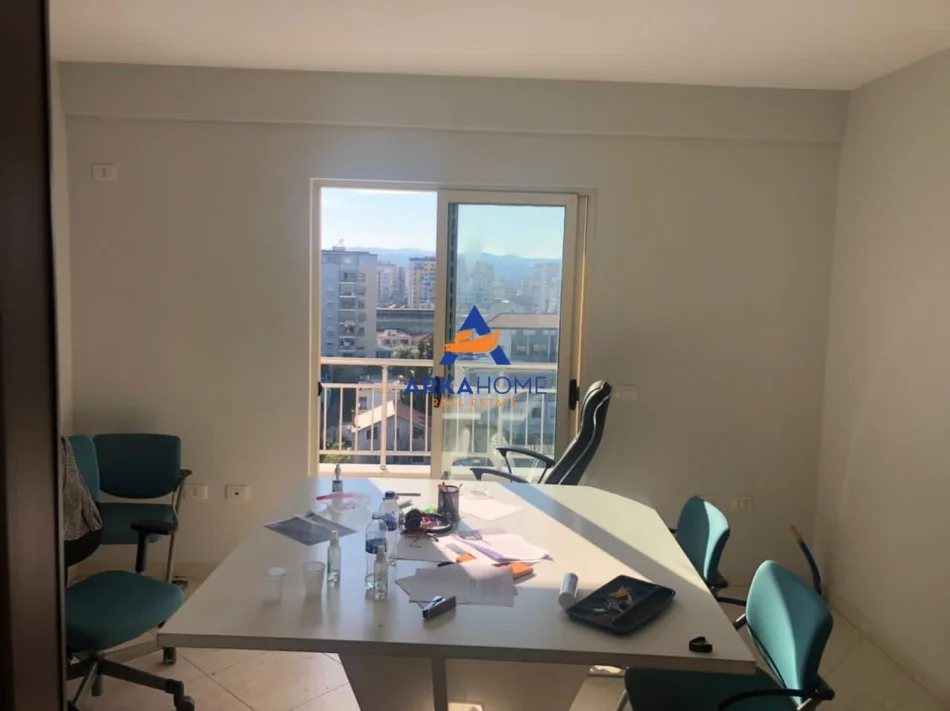 Tirane, jepet me qera apartament 2+1 Kati 7, 97 m² 629 € 