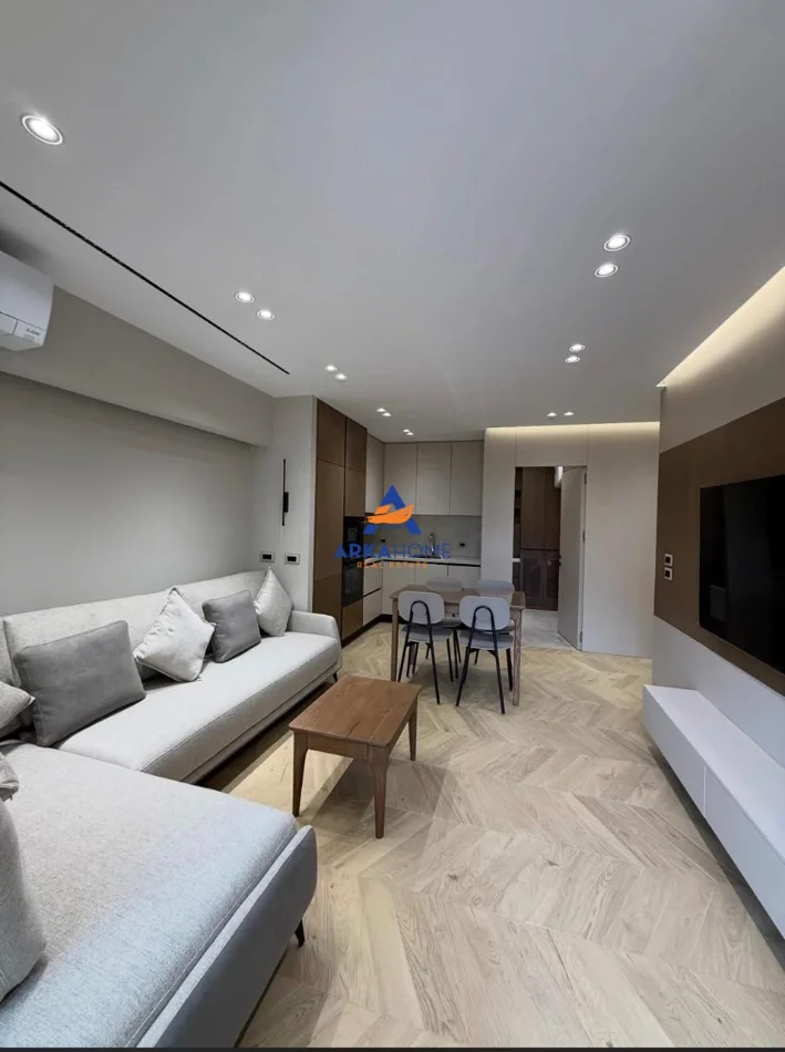 Tirane, jepet me qera apartament 1+1+Ballkon Kati 4, 65 m² 1.000 € 