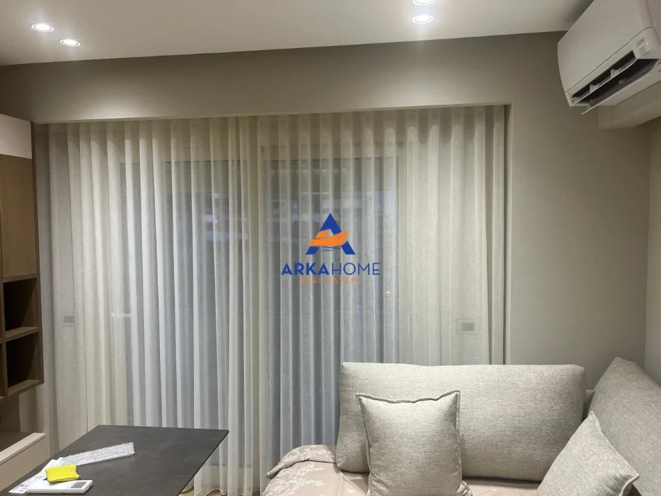 Tirane, jepet me qera apartament 1+1+Ballkon Kati 4, 65 m² 1.000 € 
