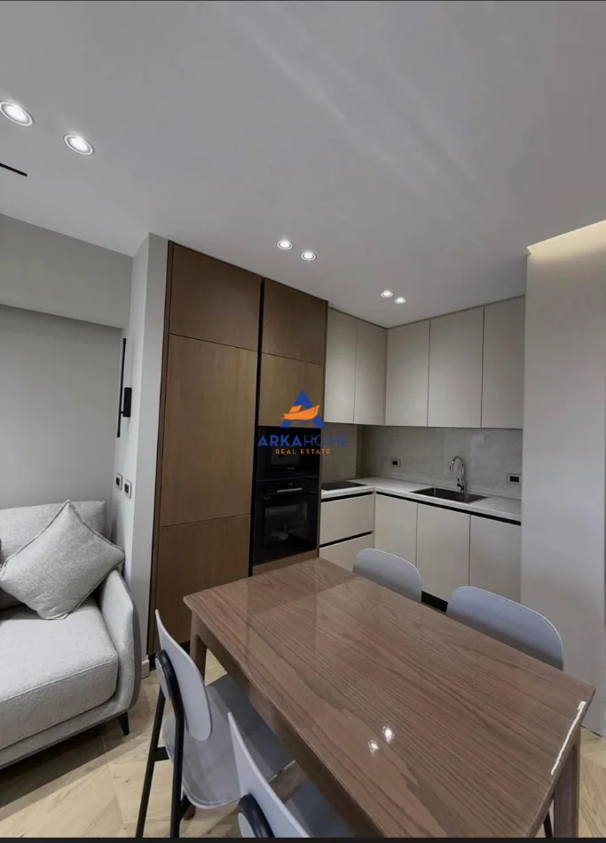 Tirane, jepet me qera apartament 1+1+Ballkon Kati 4, 65 m² 1.000 € 