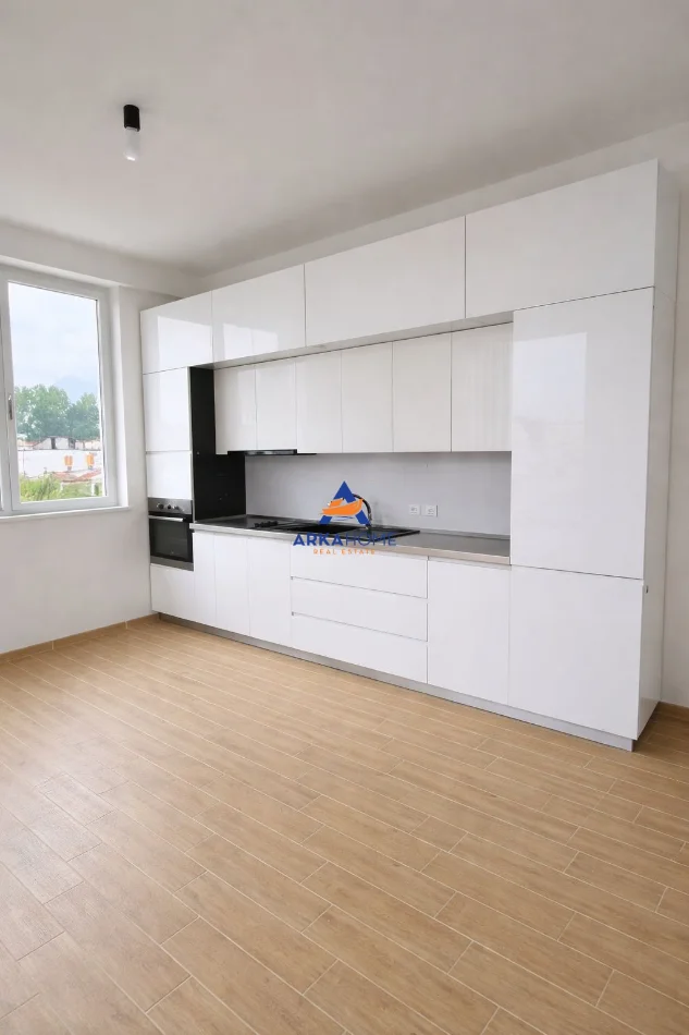 Tirane, jepet me qera apartament 1+1+Ballkon Kati 1, 110 m² 367 € 