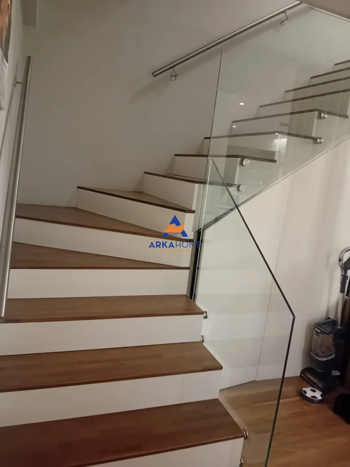 Tirane, jepet me qera apartament Dublex Kati 4, 120 m² 1.000 € 