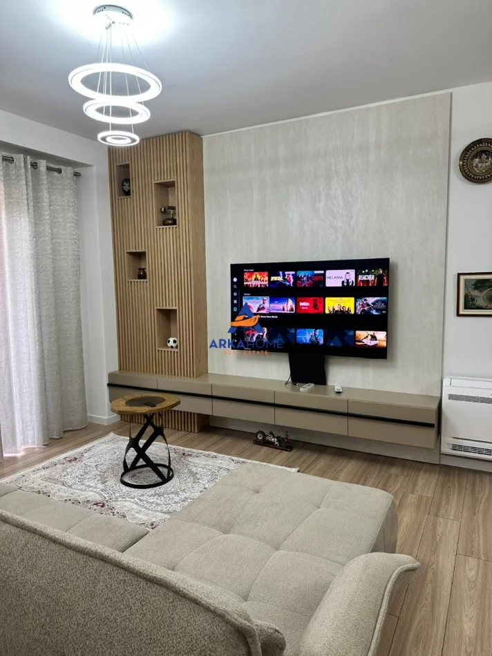 Tirane, jepet me qera apartament 3+1+Ballkon Kati 6, 159 m² 1.950 € 