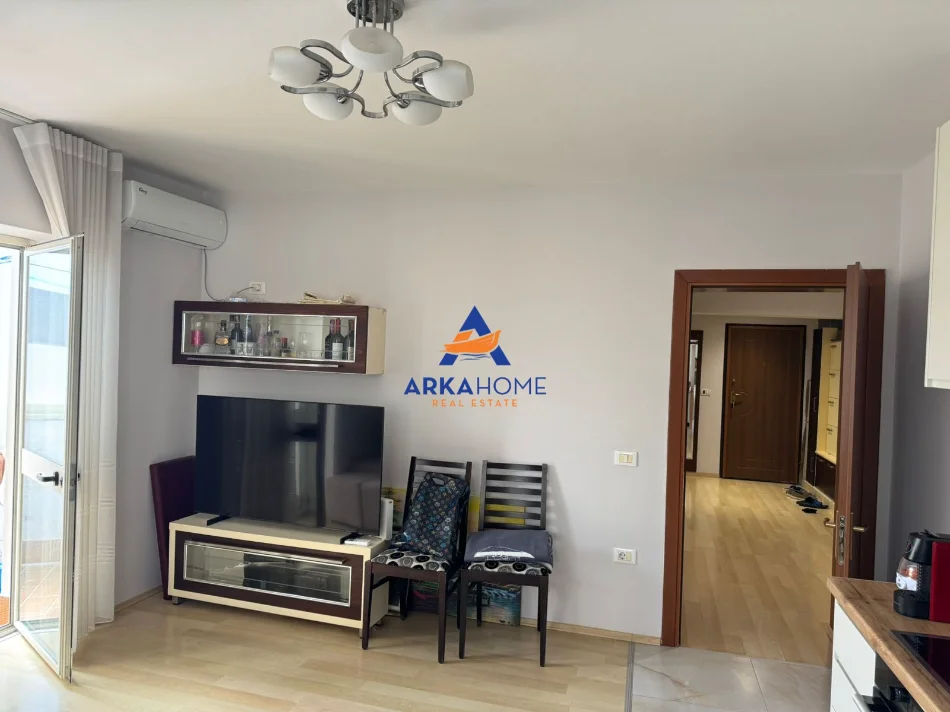 Tirane, jepet me qera apartament 1+1 Kati 3, 80 m² 600 € 
