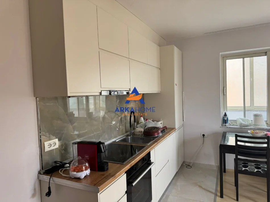 Tirane, jepet me qera apartament 1+1 Kati 3, 80 m² 600 € 