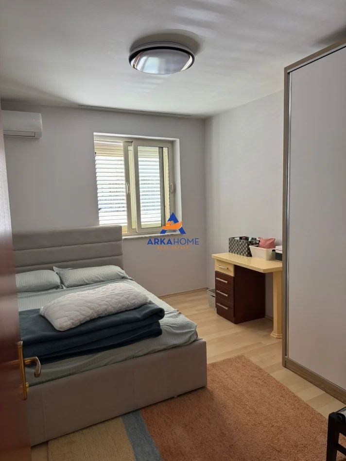 Tirane, jepet me qera apartament 1+1 Kati 3, 80 m² 600 € 