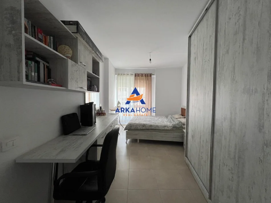 Tirane, jepet me qera apartament 1+1+Ballkon Kati 7, 68 m² 577 € 