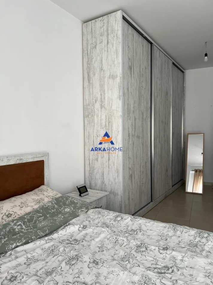 Tirane, jepet me qera apartament 1+1+Ballkon Kati 7, 68 m² 577 € 