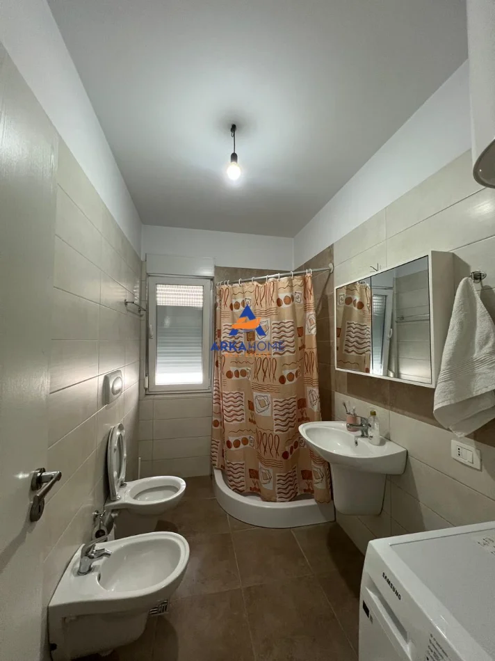 Tirane, jepet me qera apartament 1+1+Ballkon Kati 7, 68 m² 577 € 