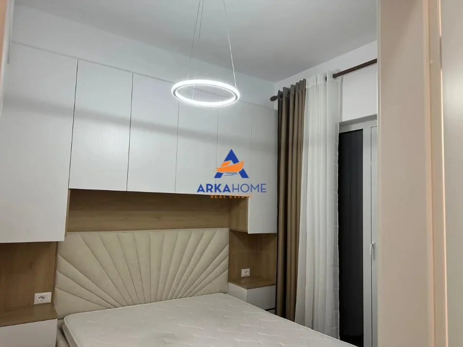 Tirane, jepet me qera apartament 1+1+Ballkon Kati 3, 50 m² 441 € 