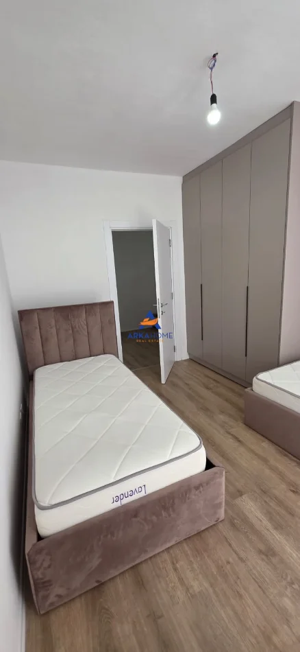 Tirane, jepet me qera apartament 2+1+Ballkon Kati 2, 70 m² 525 € 