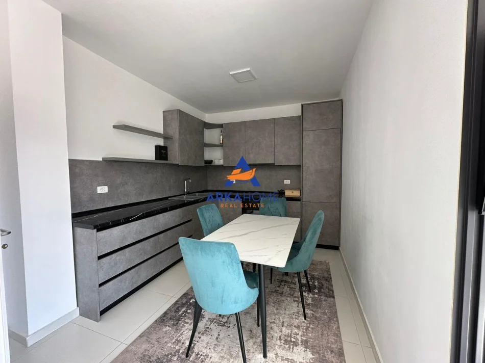 Tirane, jepet me qera apartament 2+1+Ballkon Kati 10, 56 m² 1.500 € 
