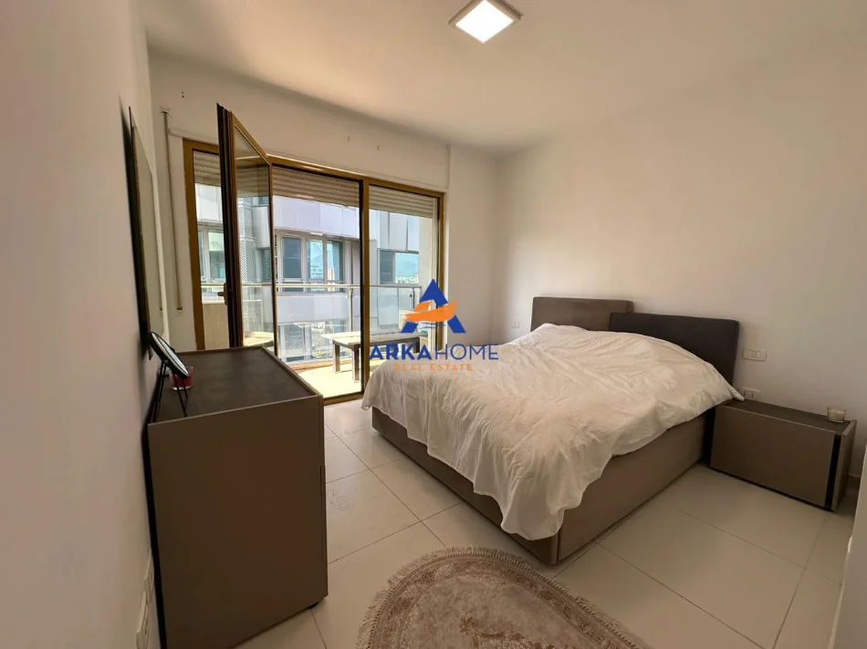 Tirane, jepet me qera apartament 2+1+Ballkon Kati 10, 56 m² 1.500 € 