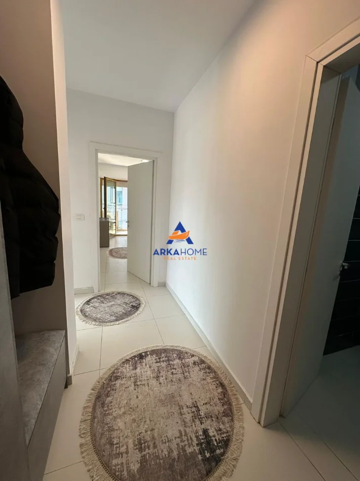 Tirane, jepet me qera apartament 2+1+Ballkon Kati 10, 56 m² 1.500 € 