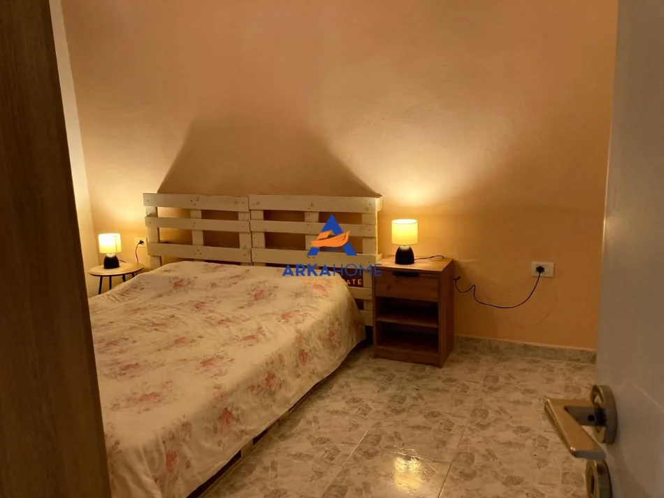 Tirane, jepet me qera apartament 1+1+Ballkon Kati 1, 58 m² 578 € 
