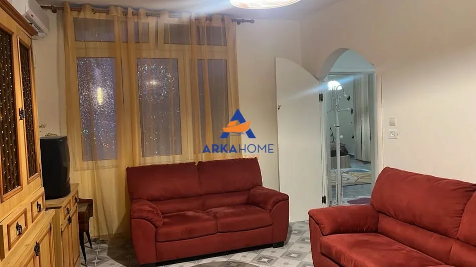 Tirane, jepet me qera apartament 1+1+Ballkon Kati 6, 55 m² 400 € 