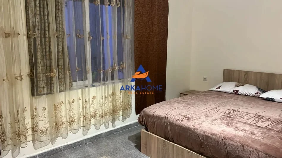Tirane, jepet me qera apartament 1+1+Ballkon Kati 6, 55 m² 400 € 
