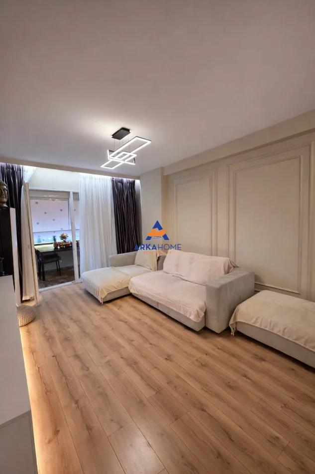 Tirane, shitet apartament 2+1+Ballkon Kati 1, 112 m² 370.000 € 