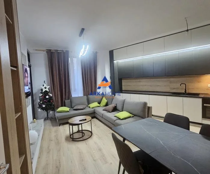 Tirane, jepet me qera apartament 2+1+Ballkon Kati 4, 110 m² 1.000 € 