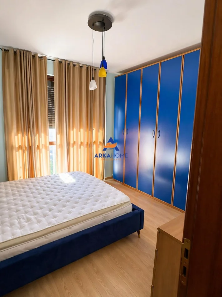 Tirane, jepet me qera apartament 2+1+Ballkon Kati 7, 120 m² 1.200 € 