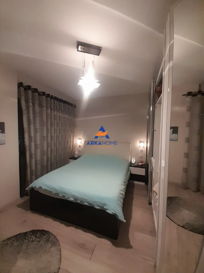 Tirane, jepet me qera apartament 1+1+Ballkon Kati 4, 68 m² 525 € 