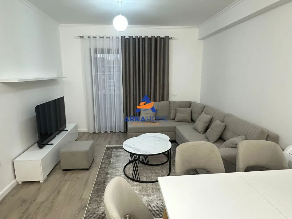 Tirane, jepet me qera apartament 2+1+Ballkon Kati 5, 103 m² 1.000 € 