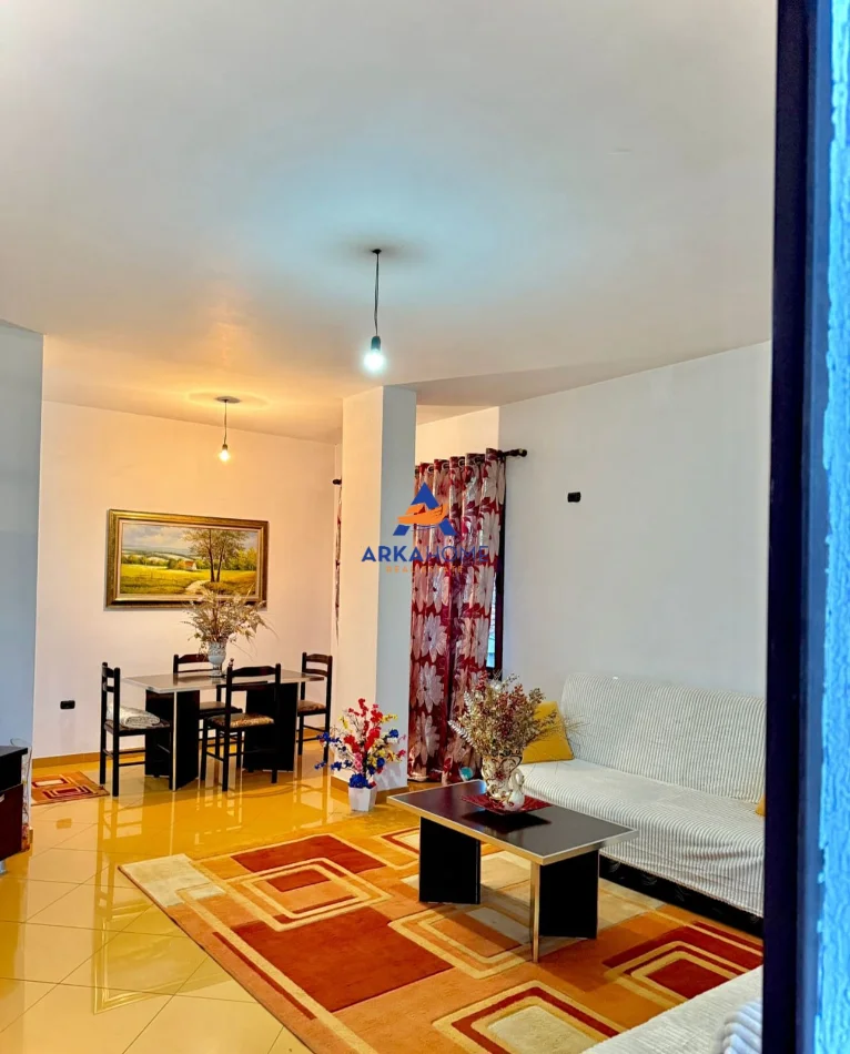 Tirane, jepet me qera apartament 1+1+Ballkon Kati 3, 80 m² 472 € 