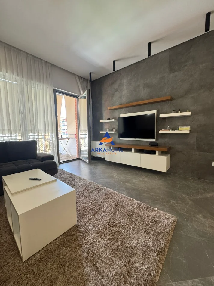 Tirane, jepet me qera apartament 2+1+Ballkon Kati 5, 116 m² 1.400 € 