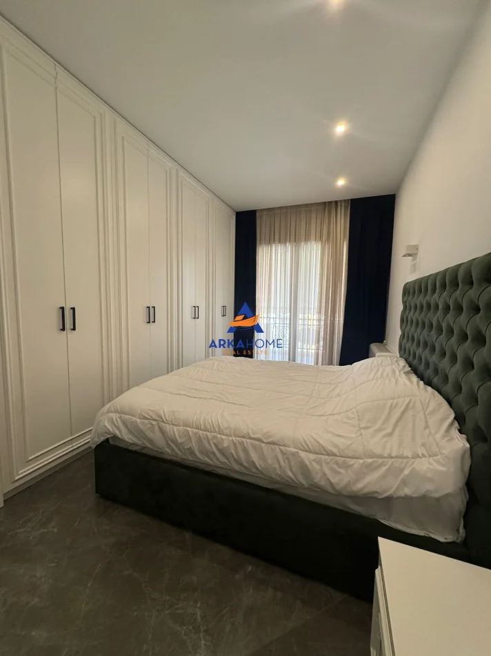 Tirane, jepet me qera apartament 2+1+Ballkon Kati 5, 116 m² 1.400 € 