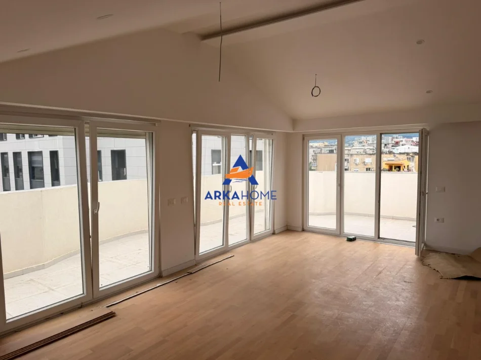 Tirane, shitet apartament 1+1+Ballkon Kati 5, 68 m² 140.000 € 