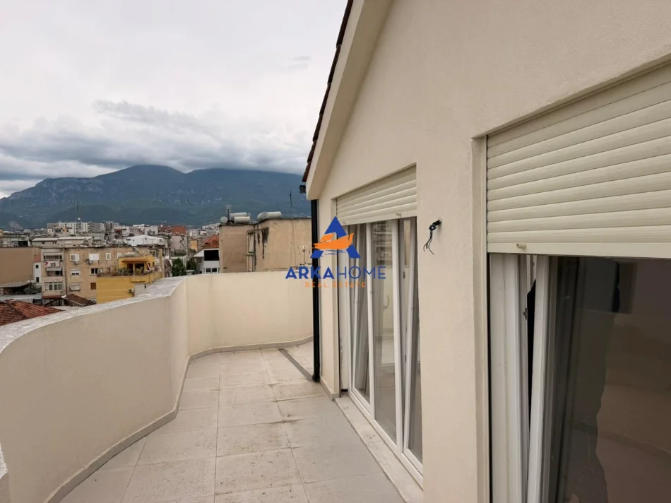 Tirane, shitet apartament 1+1+Ballkon Kati 5, 68 m² 140.000 € 