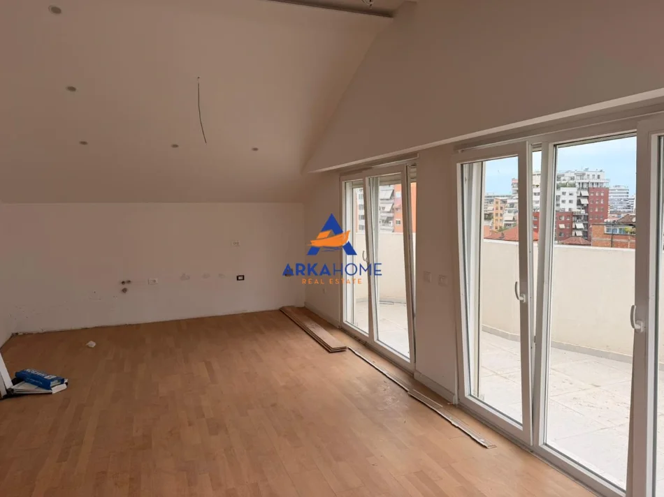 Tirane, shitet apartament 1+1+Ballkon Kati 5, 68 m² 140.000 € 