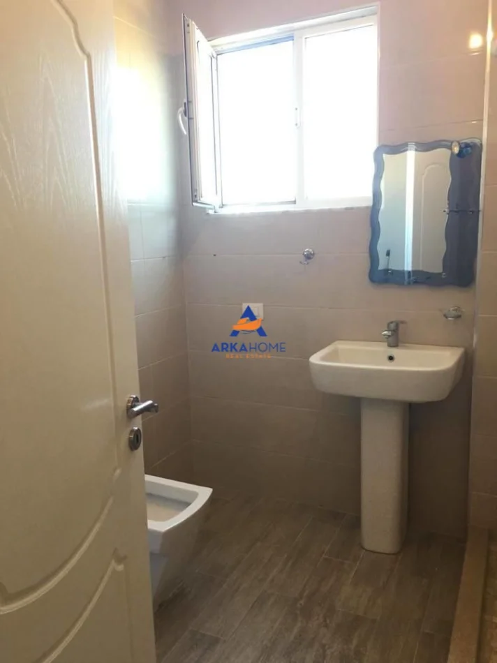 Tirane, jepet me qera apartament 1+1 Kati 4, 67 m² 450 € 