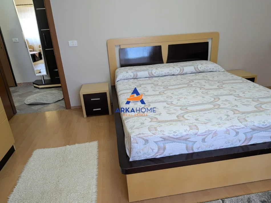 Tirane, jepet me qera apartament 1+1+Ballkon Kati 10, 70 m² 630 € 