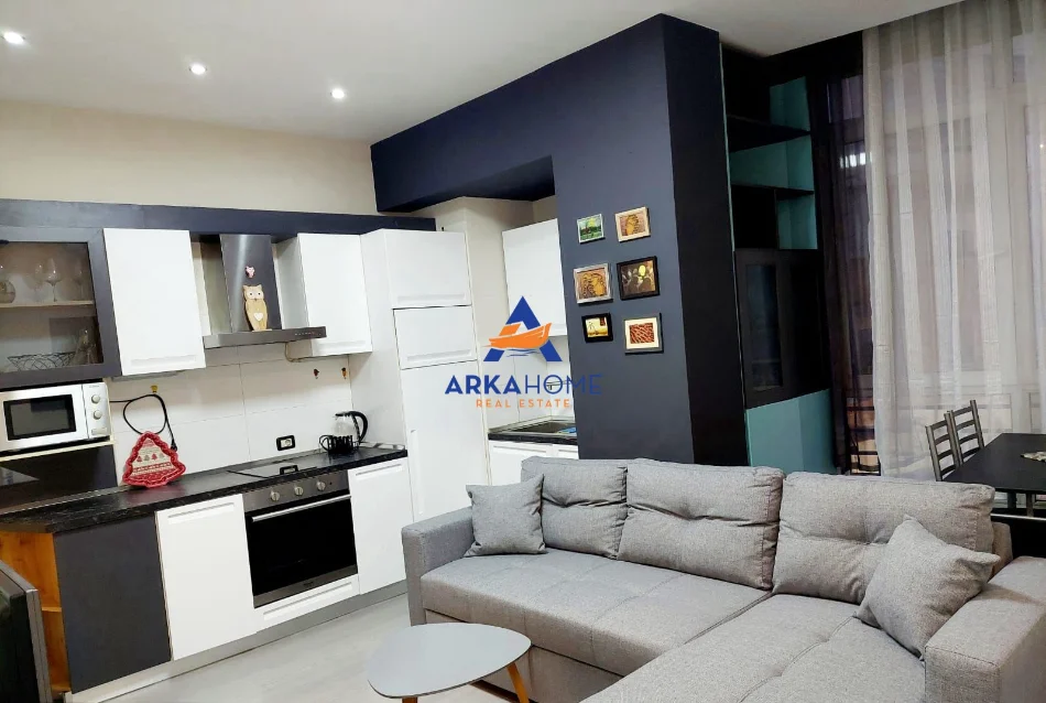 Tirane, jepet me qera apartament 1+1+Ballkon Kati 1, 60 m² 600 € 