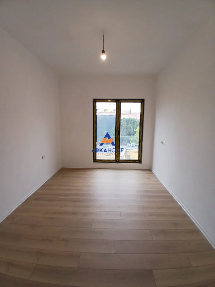Tirane, jepet me qera apartament 3+1+Ballkon Kati 1, 107 m² 1.260 € 