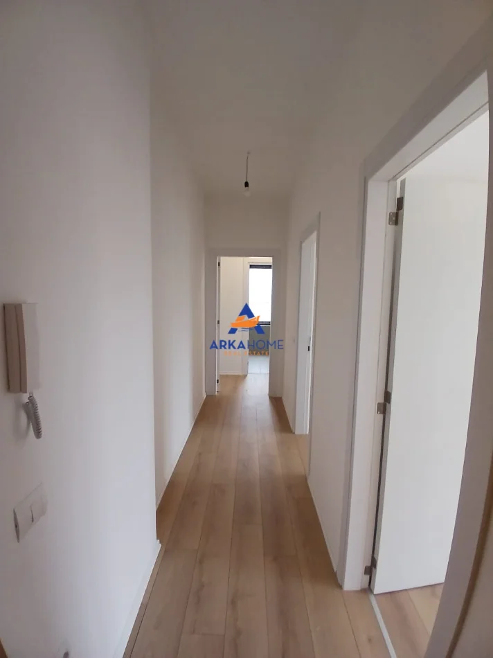 Tirane, jepet me qera apartament 3+1+Ballkon Kati 1, 107 m² 1.260 € 