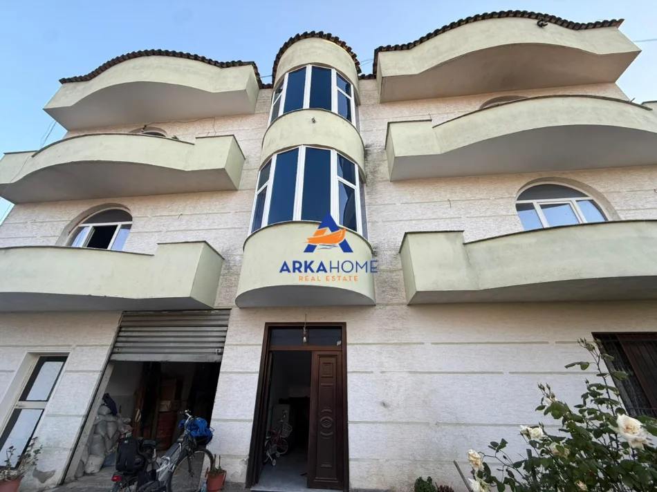 Tirane, shitet Vile 3 Katshe Kati 3, 720 m² 700.000 € 