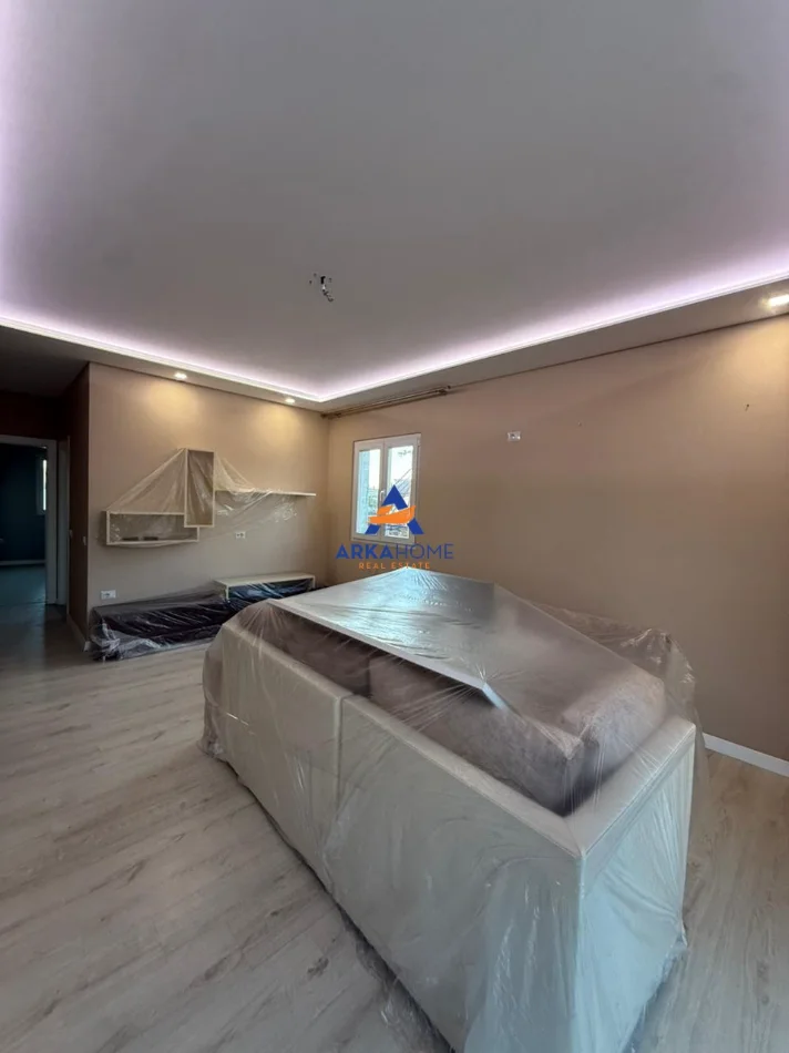 Tirane, shitet Vile 3 Katshe Kati 3, 720 m² 700.000 € 