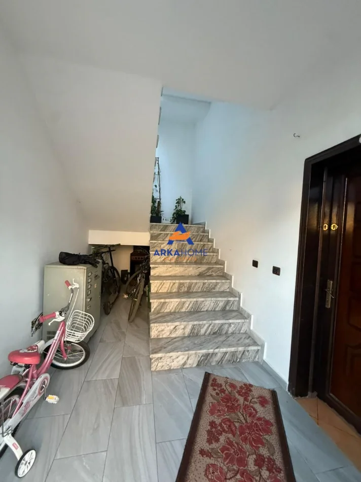 Tirane, shitet Vile 3 Katshe Kati 3, 720 m² 700.000 € 