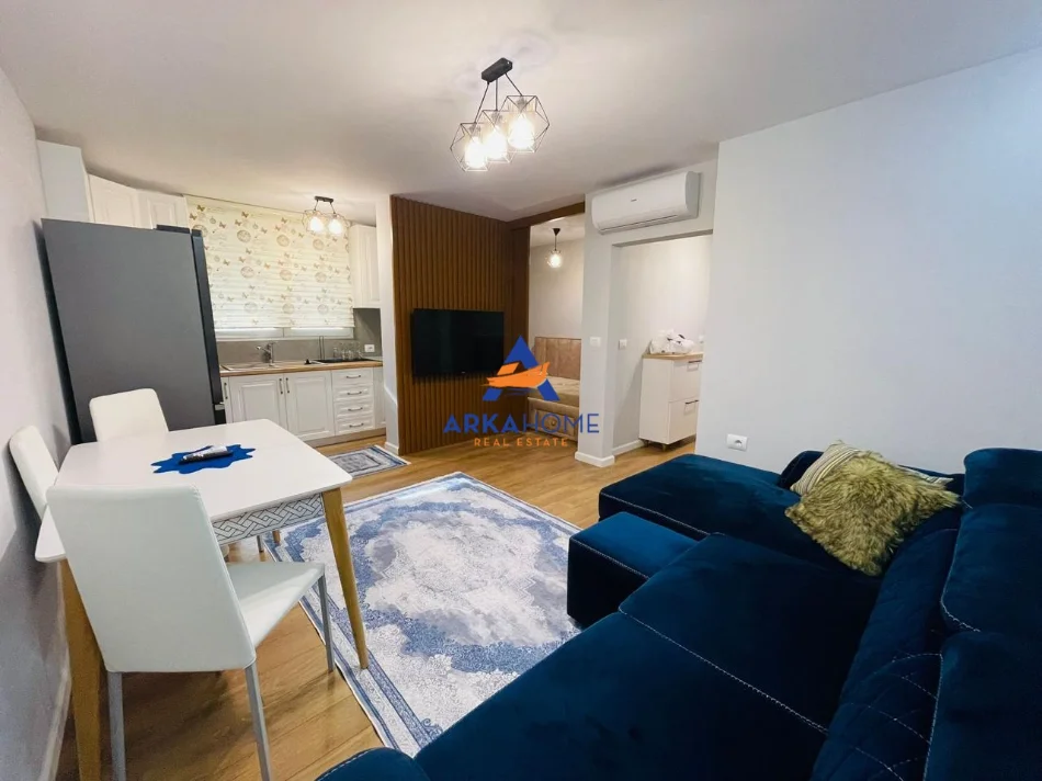 Tirane, jepet me qera apartament 1+1+Ballkon Kati 2, 62 m² 700 € 