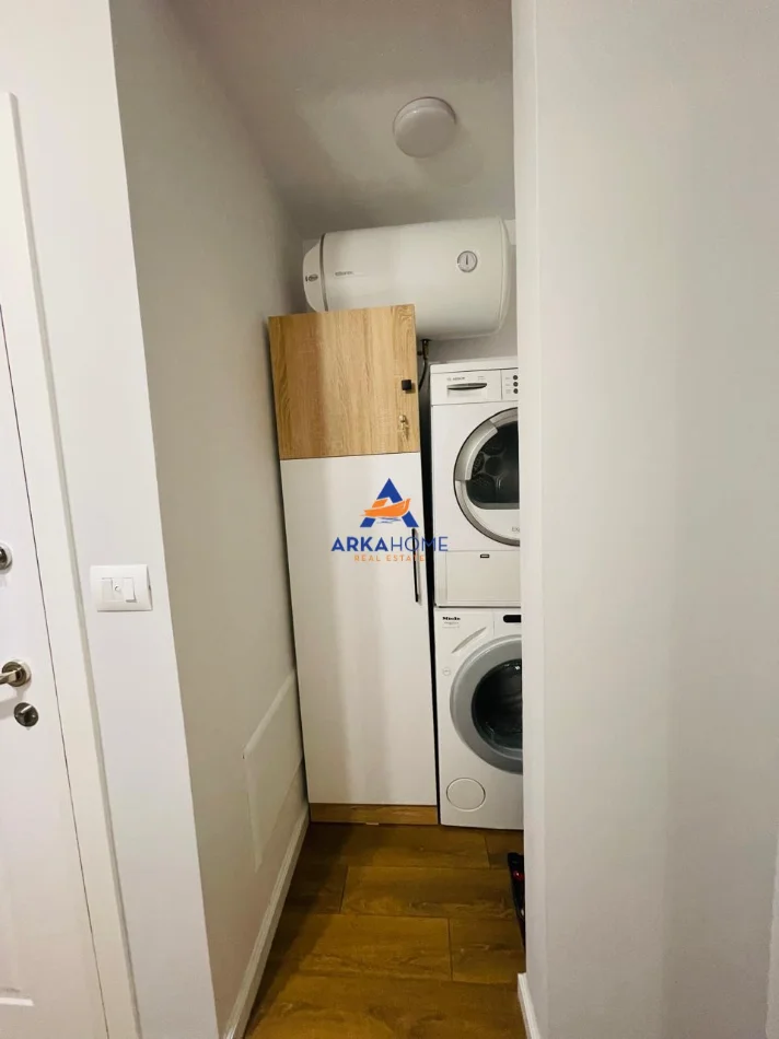 Tirane, jepet me qera apartament 1+1+Ballkon Kati 2, 62 m² 700 € 