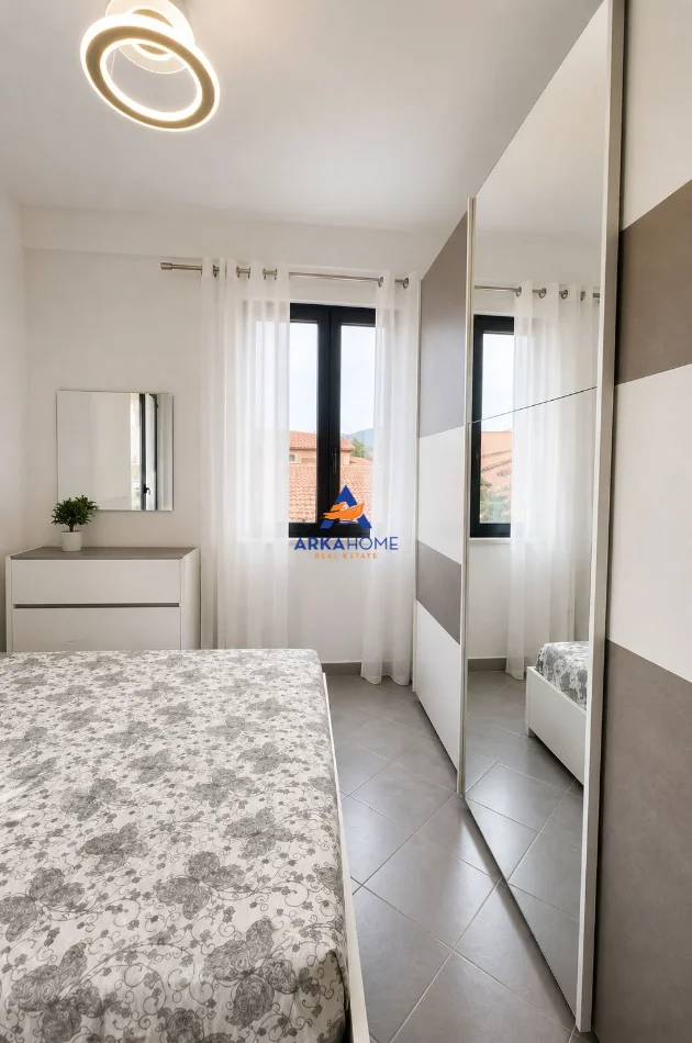 Tirane, jepet me qera apartament 2+1+Ballkon Kati 2, 93 m² 787 € 