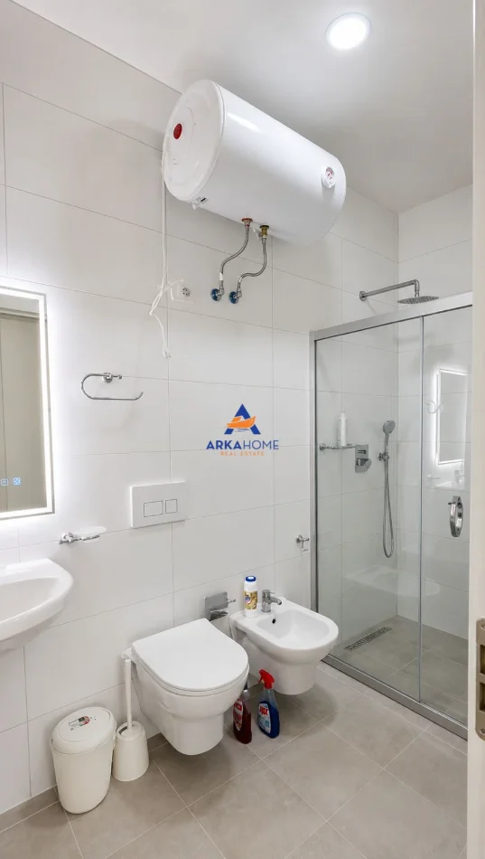 Tirane, jepet me qera apartament 2+1+Ballkon Kati 2, 93 m² 787 € 