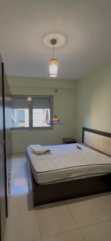 Tirane, jepet me qera apartament 1+1+Ballkon Kati 4, 78 m² 600 € 
