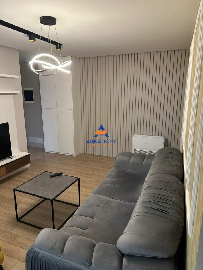 Tirane, jepet me qera apartament 1+1+Ballkon Kati 4, 62 m² 526 € 