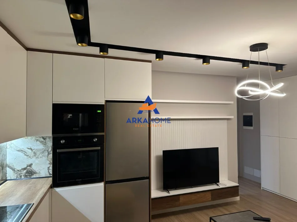 Tirane, jepet me qera apartament 1+1+Ballkon Kati 4, 62 m² 526 € 