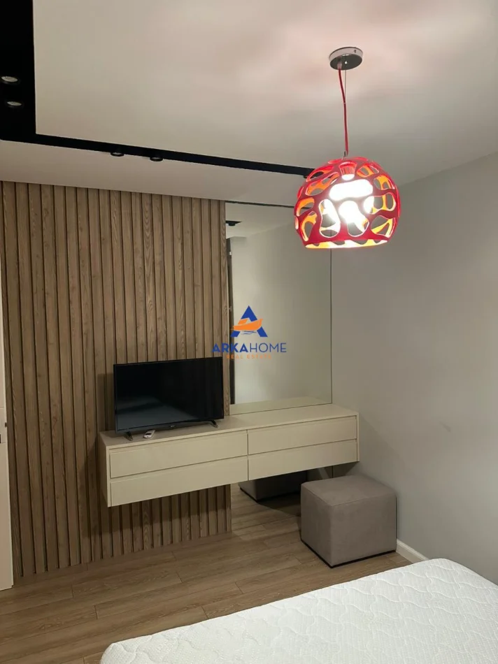 Tirane, jepet me qera apartament 1+1+Ballkon Kati 4, 62 m² 526 € 