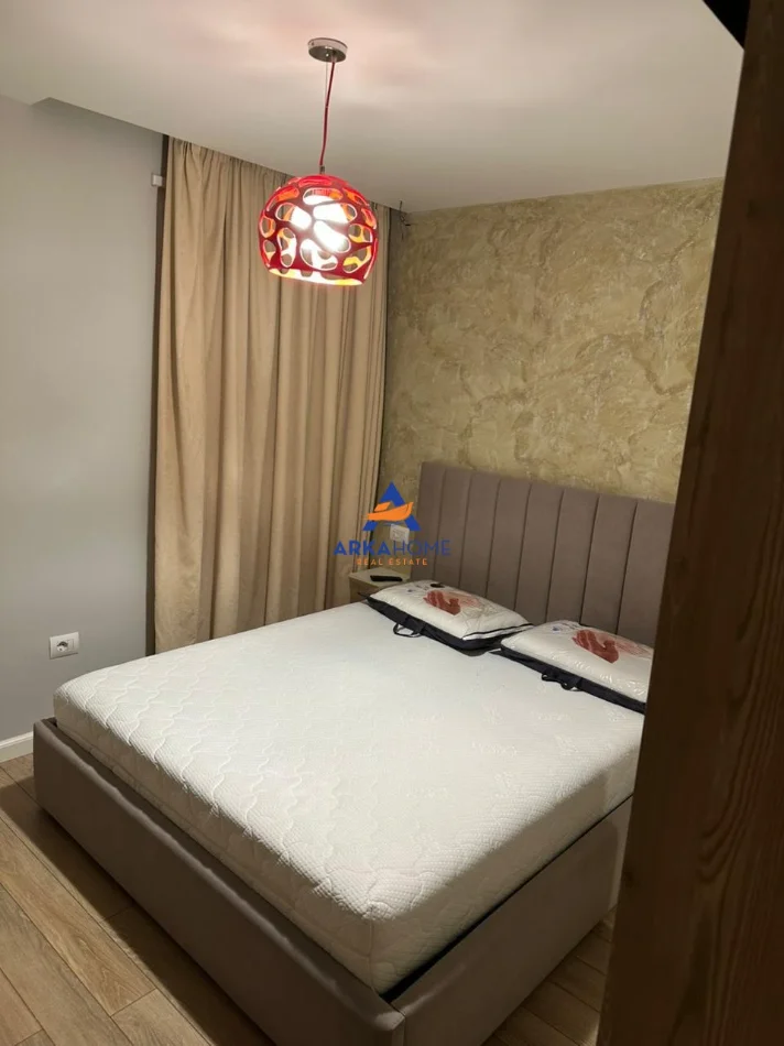 Tirane, jepet me qera apartament 1+1+Ballkon Kati 4, 62 m² 526 € 