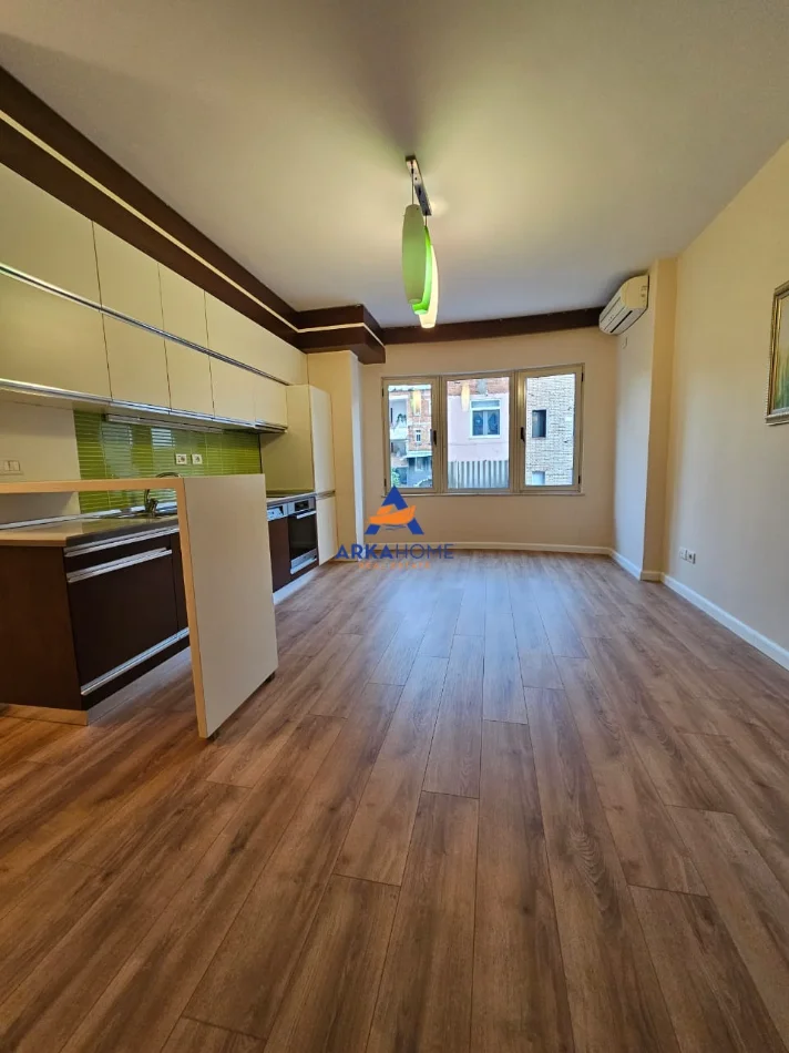 Tirane, shitet apartament 1+1+Ballkon Kati 3, 66 m² 163.000 € 